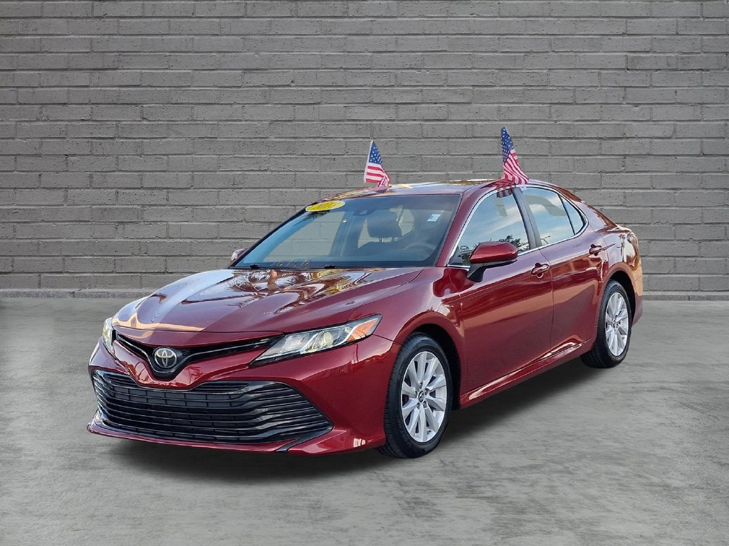 Used 2018 Toyota Camry LE FWD image 3