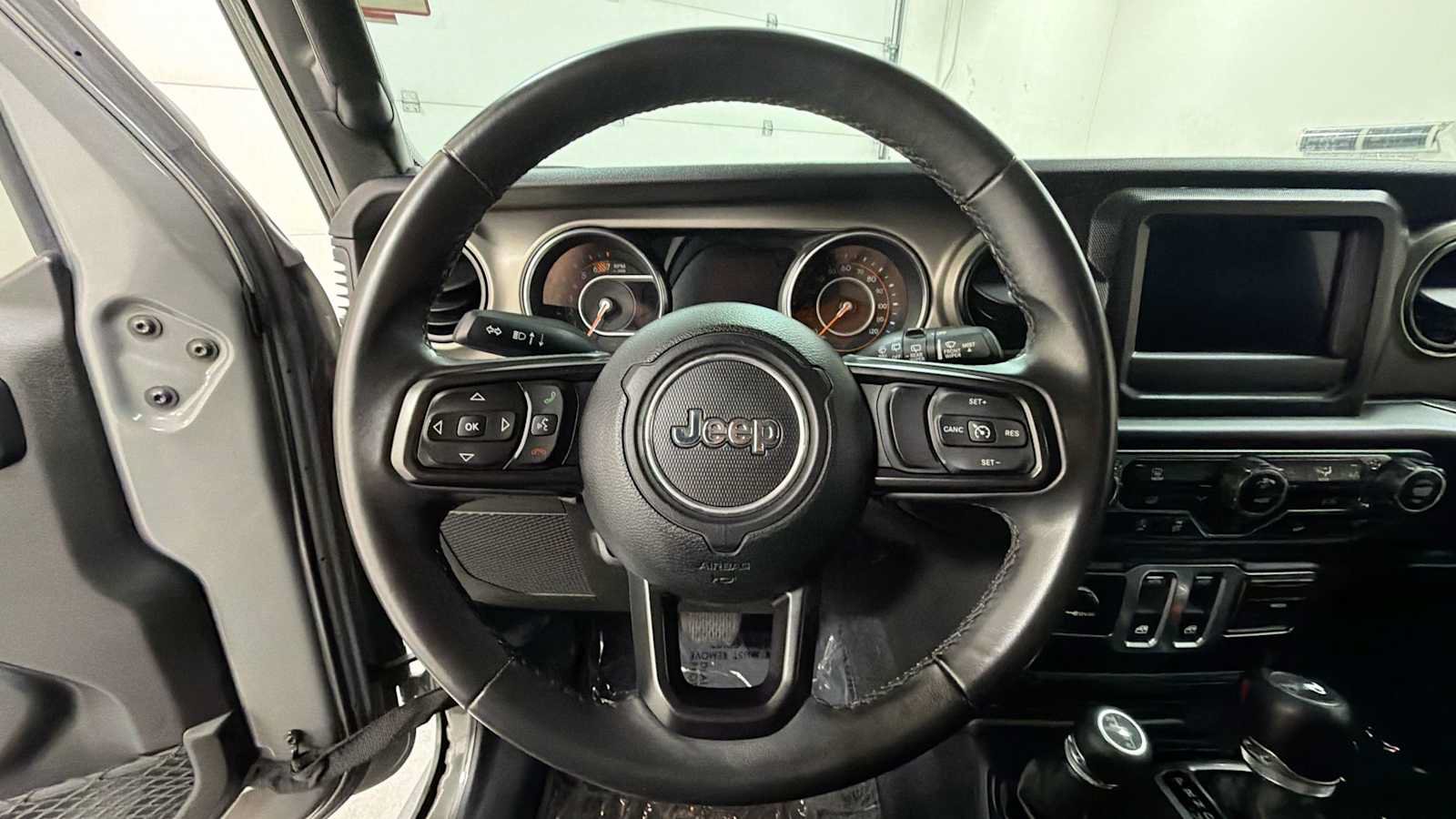 Used 2018 Jeep Wrangler Sport AWD/4WD image 16