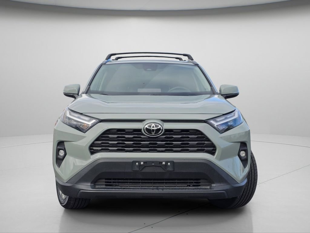 Used 2023 Toyota RAV4 XLE Premium image 3