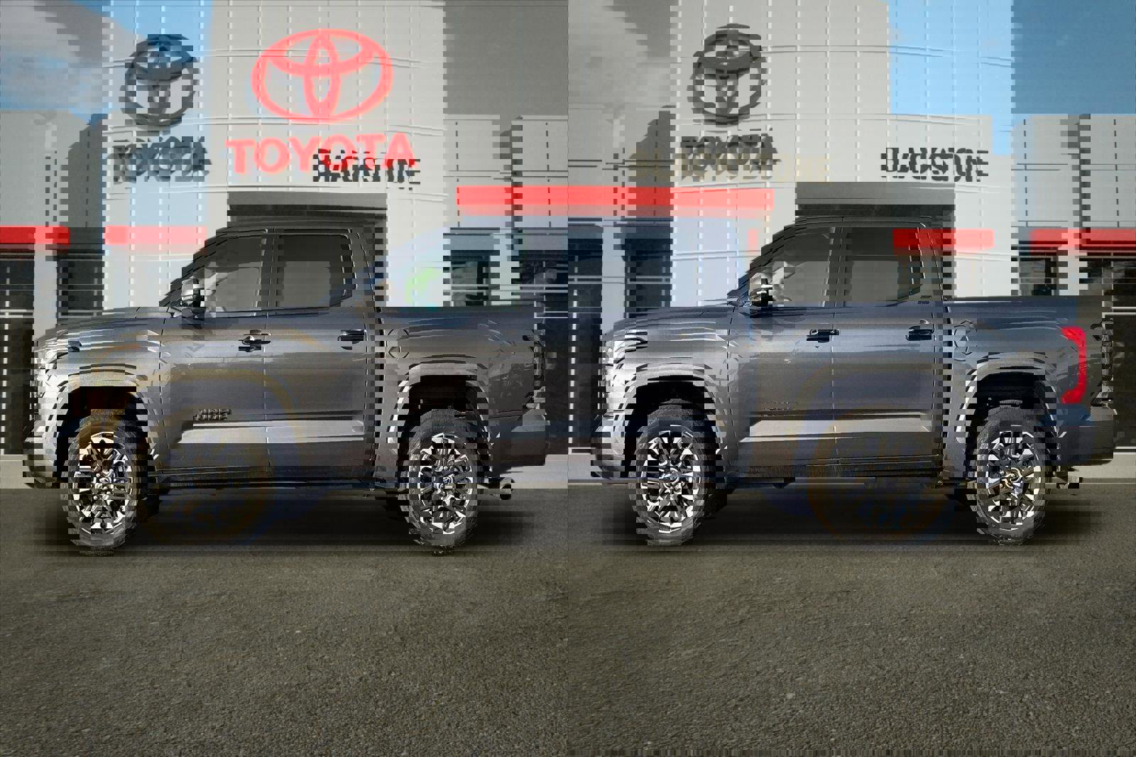 Used 2024 Toyota Tundra Limited image 6