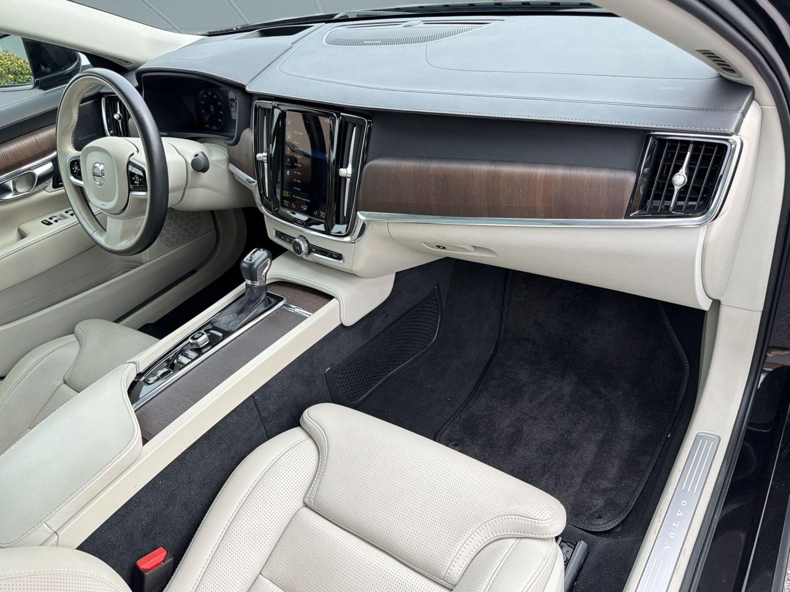 Used 2021 Volvo S90 T6 Inscription image 31