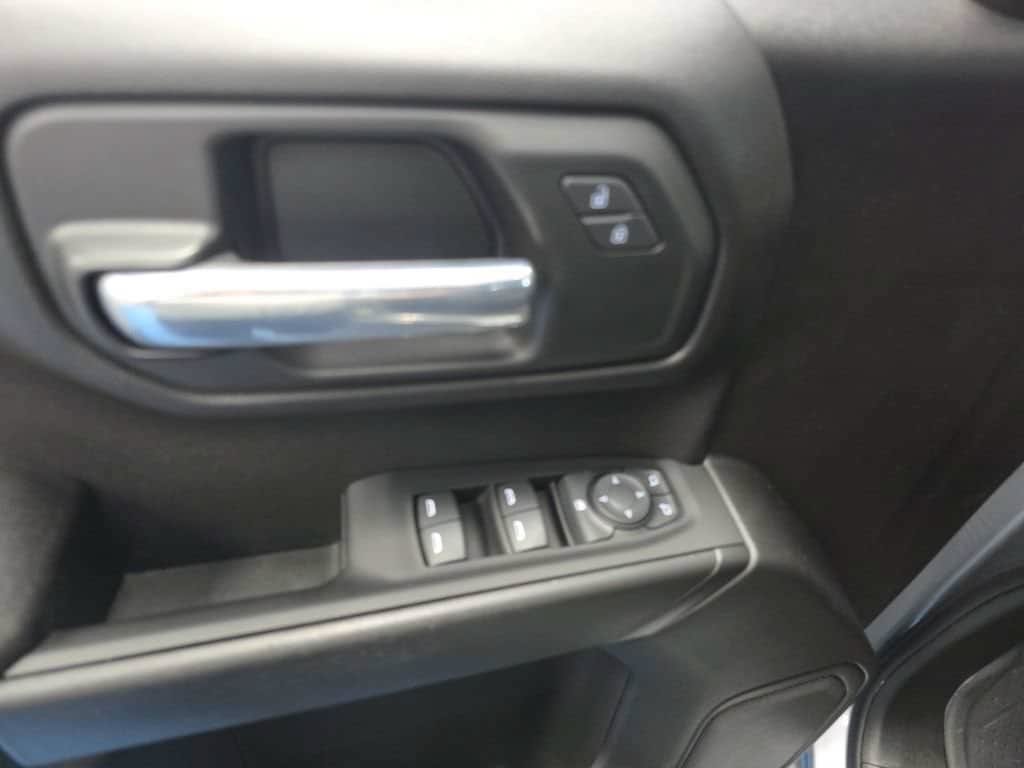 Certified 2023 Chevrolet Silverado 1500 Custom w/ LPO, Dark Essentials Package AWD/4WD image 15