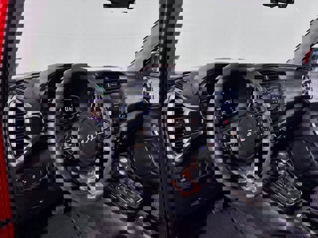 Used 2023 Kia Soul LX w/ LX Technology Package FWD image 9