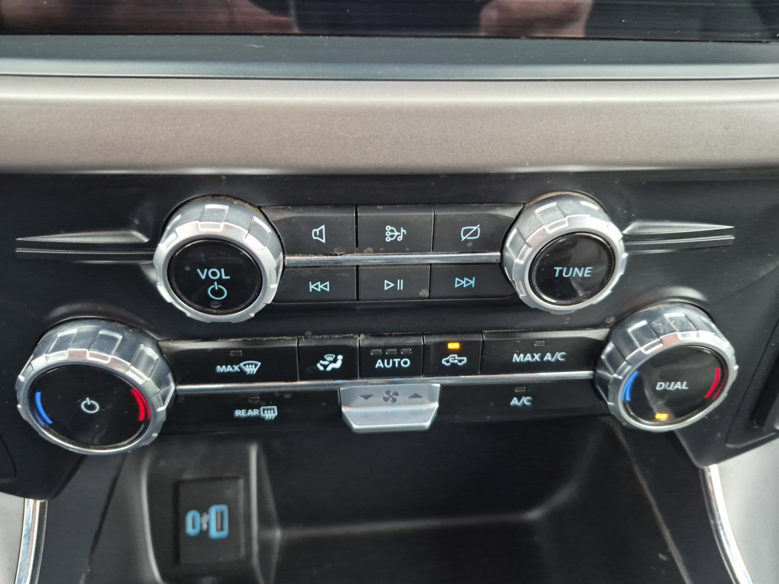 Used 2024 Ford F150 XLT w/ Mobile Office Package image 17