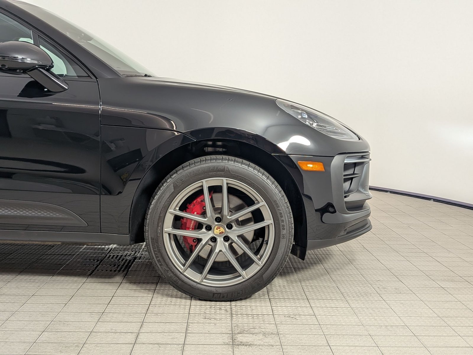 Certified 2025 Porsche Macan S AWD/4WD image 11