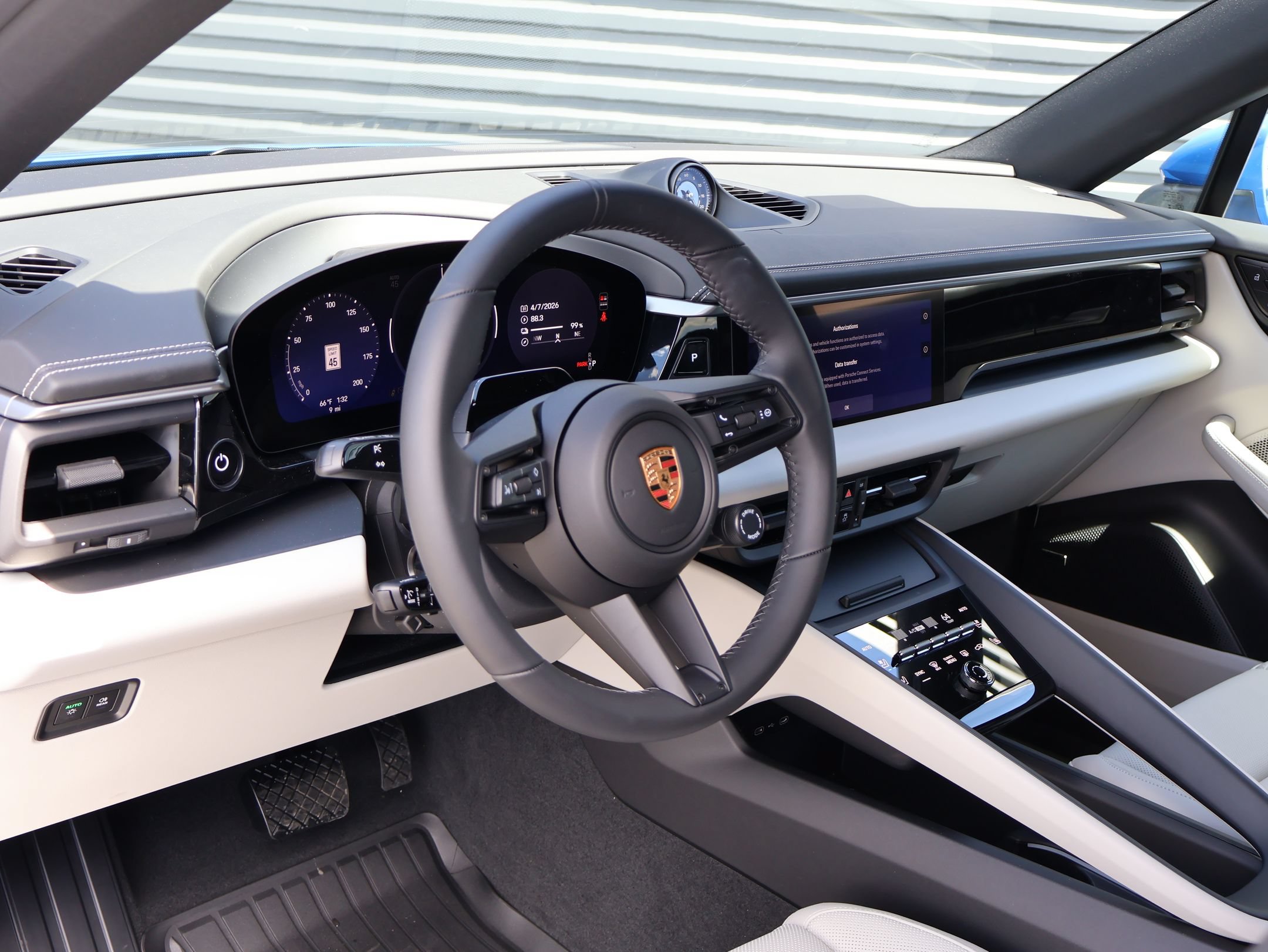 New 2026 Porsche Macan 4 Electric AWD/4WD image 4