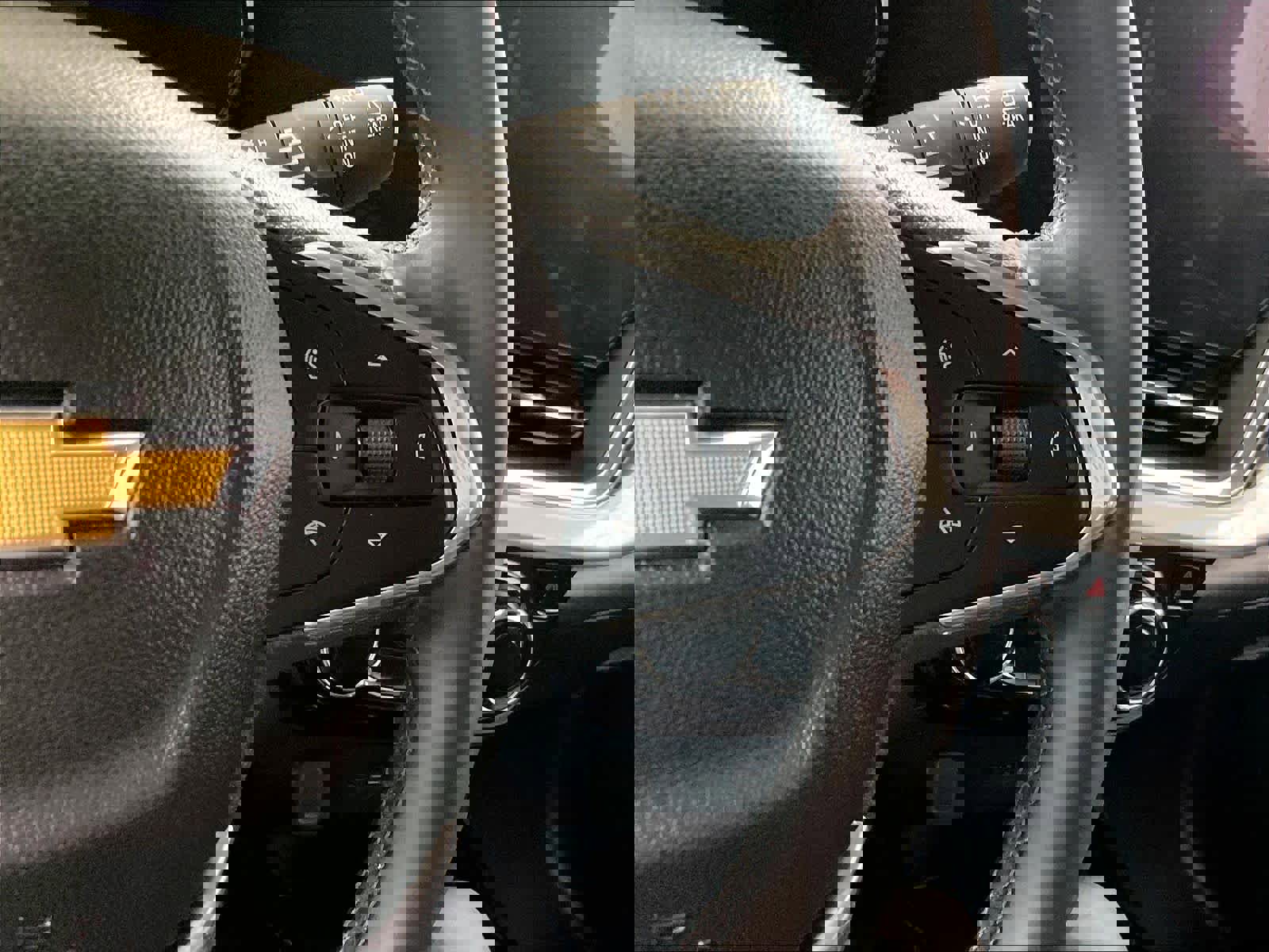 Used 2025 Chevrolet Trax LT w/ LT Convenience Package image 24