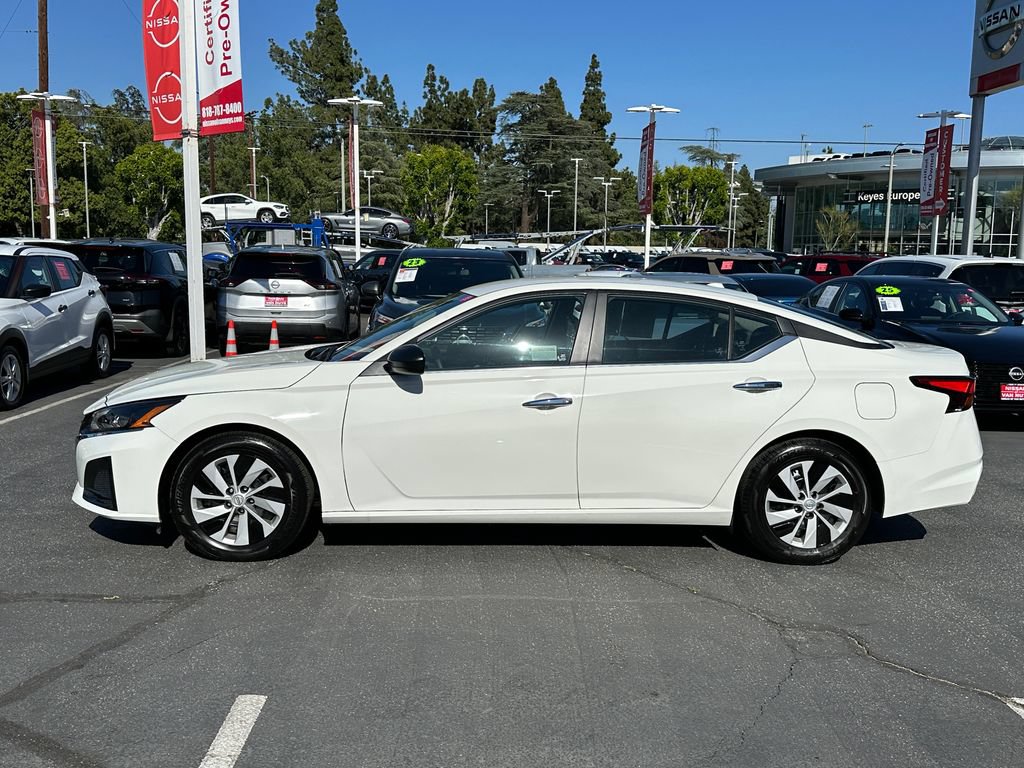 Used 2025 Nissan Altima 2.5 S FWD image 3