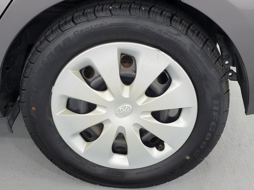 Used 2013 Toyota Prius C One FWD image 12