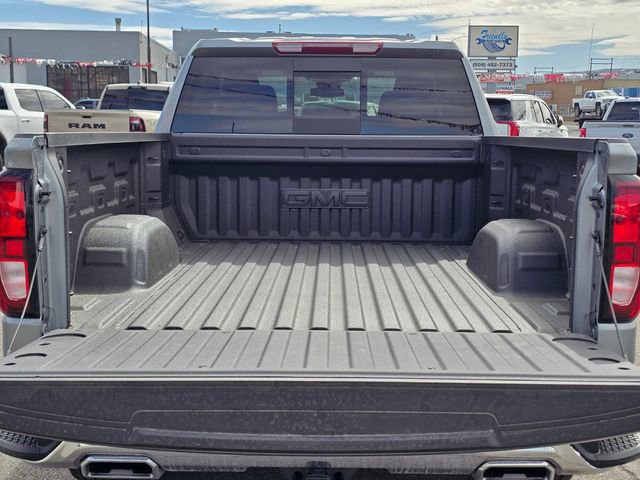 New 2026 GMC Sierra 1500 SLE image 13