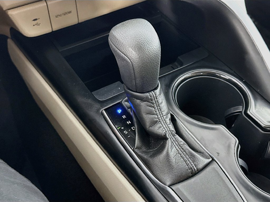 Used 2019 Toyota Camry LE FWD image 19