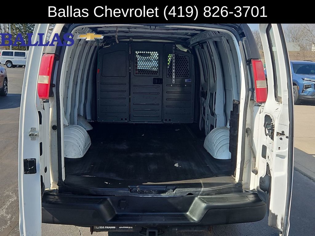 Used 2018 Chevrolet Express 2500 w/ Driver Convenience Package image 25