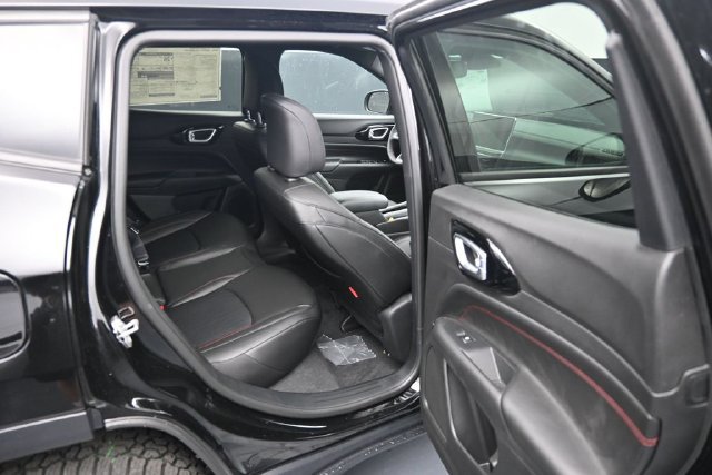 New 2026 Jeep Compass Trailhawk w/ Trailer Tow Group AWD/4WD image 43