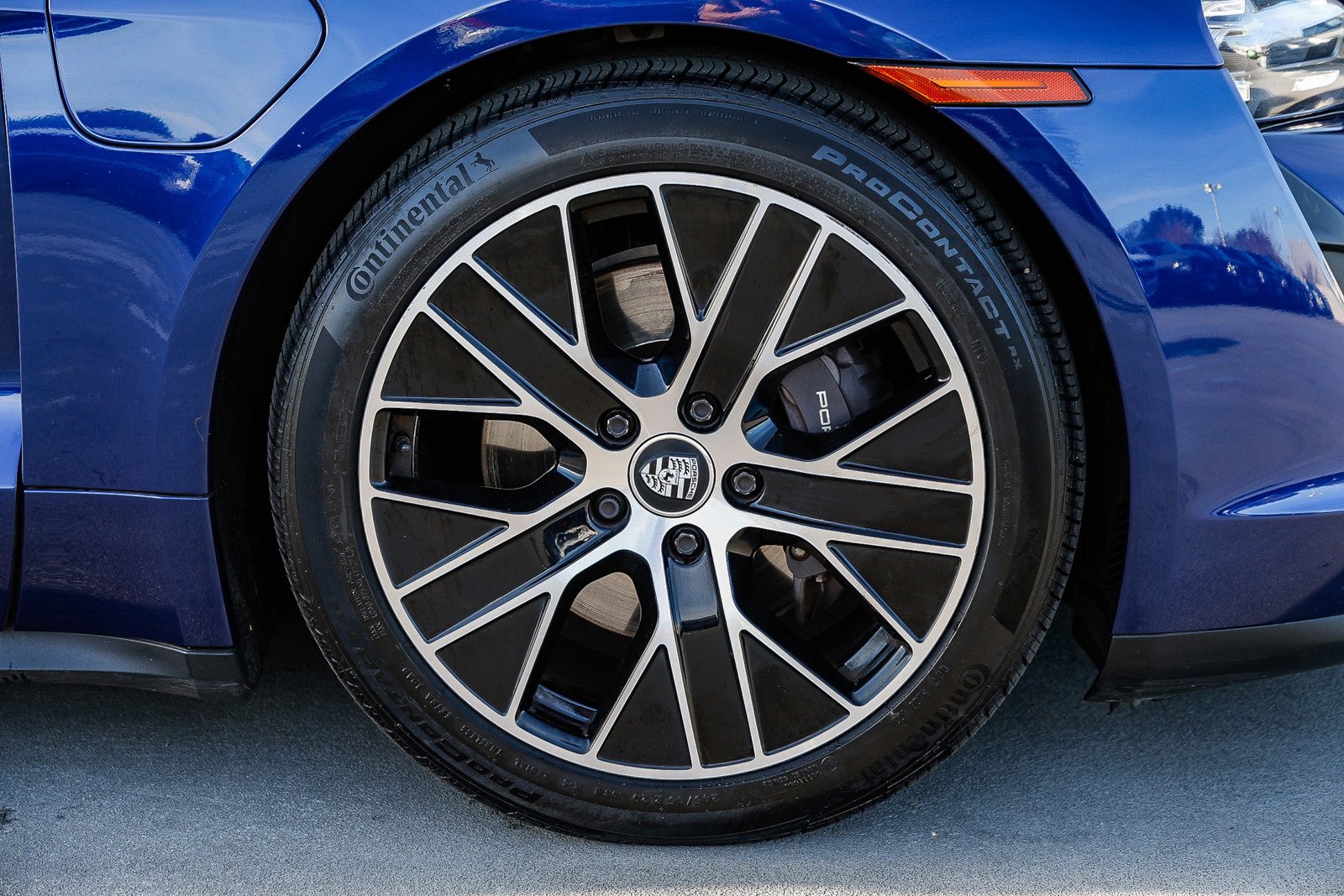 Used 2021 Porsche Taycan Base image 9