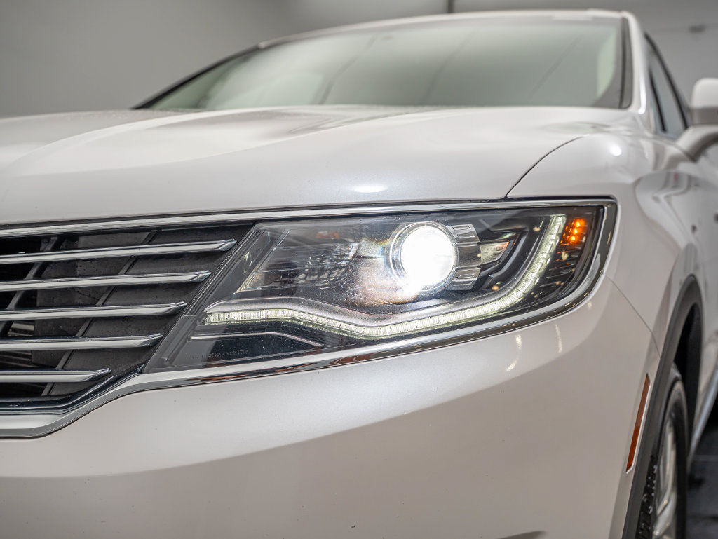 Used 2016 Lincoln MKX Select w/ Select Plus Package AWD/4WD image 12