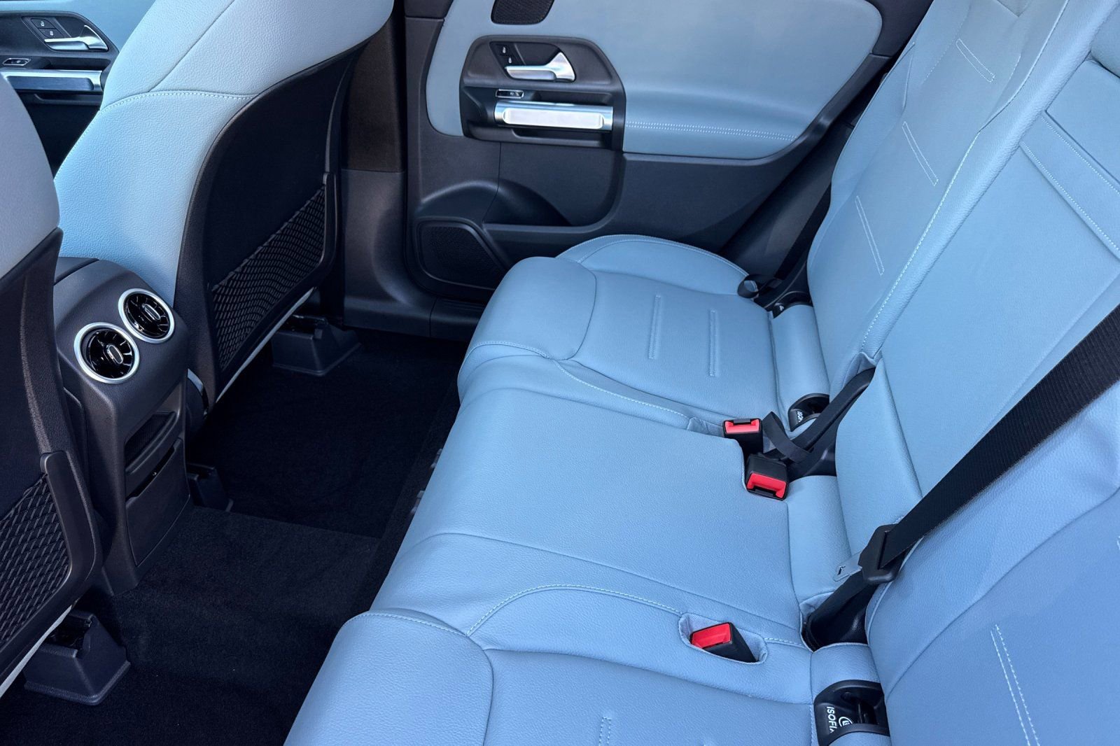 New 2026 Mercedes-Benz GLB 250 image 10