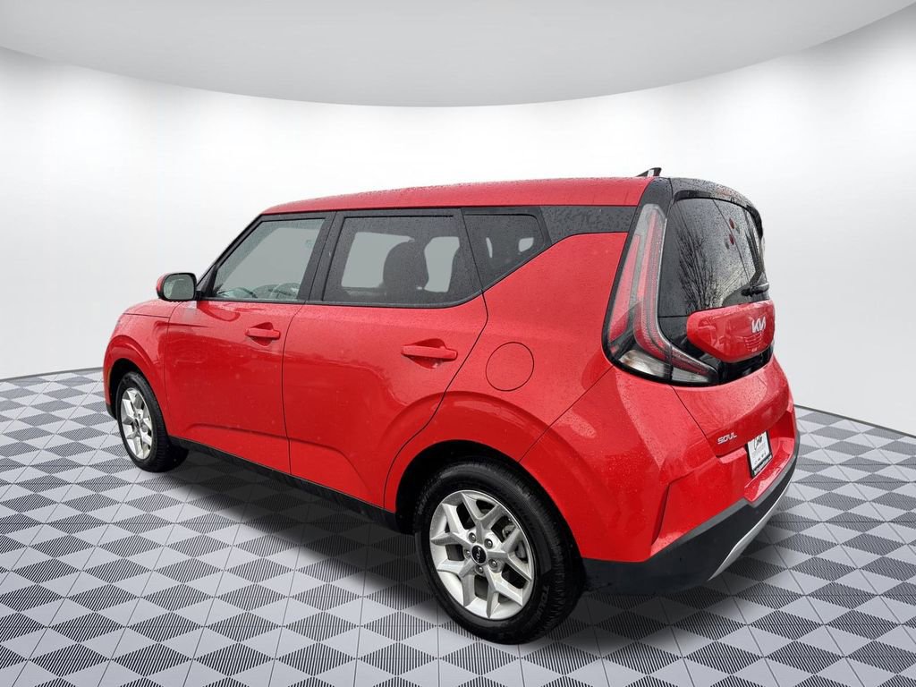 Used 2024 Kia Soul LX w/ Option Group 015 FWD image 5