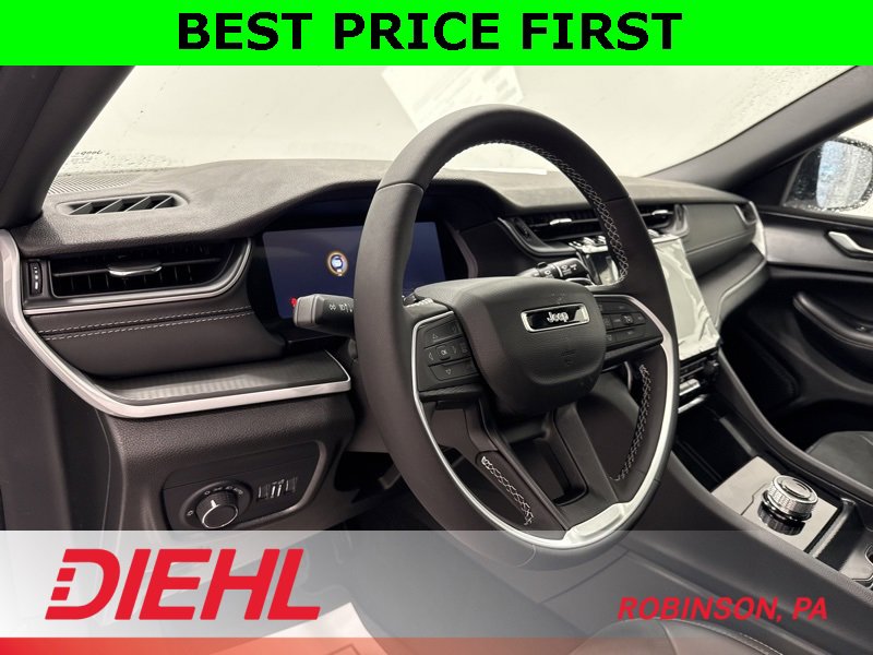 New 2025 Jeep Grand Cherokee Altitude image 21