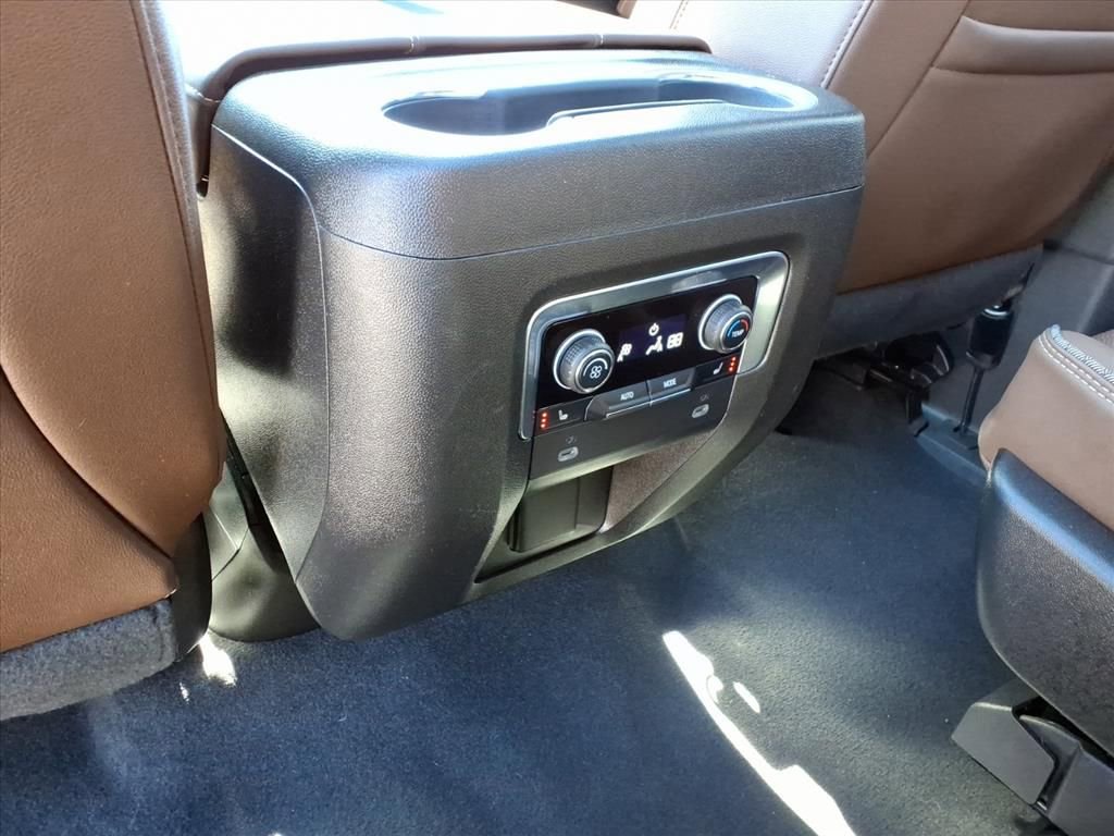 Used 2023 Chevrolet Tahoe High Country AWD/4WD image 12