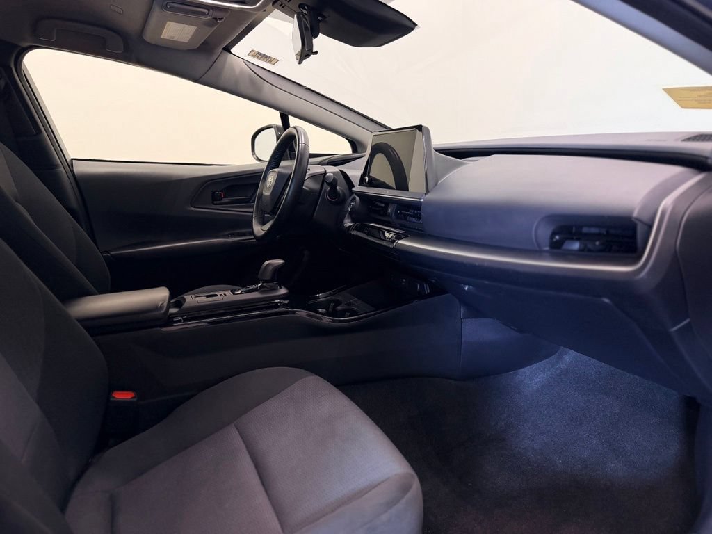 Used 2023 Toyota Prius LE FWD image 17