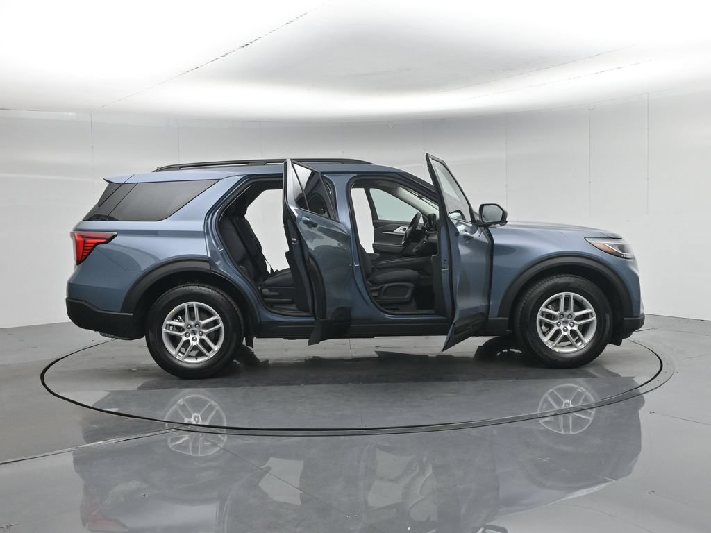 New 2026 Ford Explorer Active RWD image 4