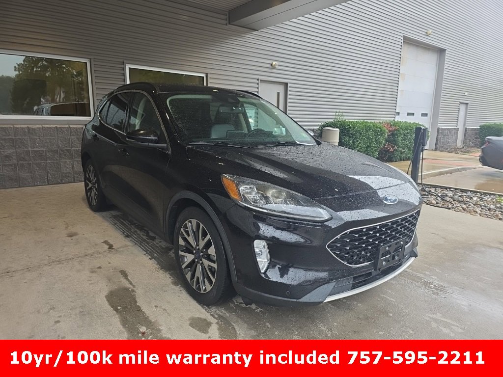 Used 2020 Ford Escape Titanium image 3