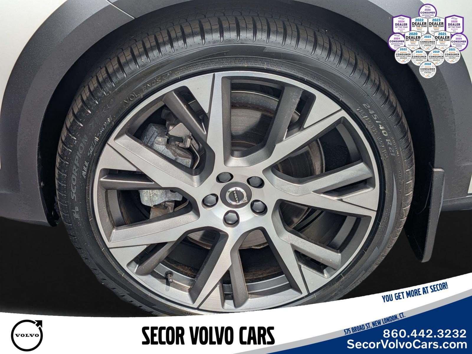 Used 2025 Volvo V90 B6 Cross Country Ultra AWD/4WD image 30