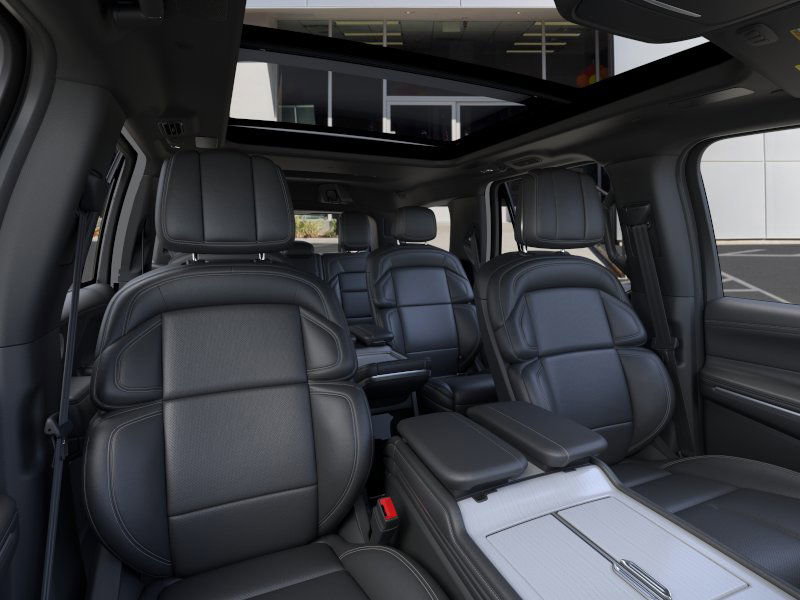 New 2026 Lincoln Navigator Reserve w/ Jet Appearance Package image 10