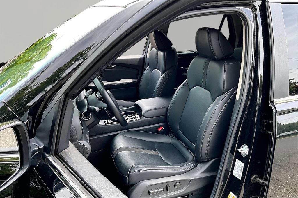 Used 2025 Honda Pilot EX-L image 17