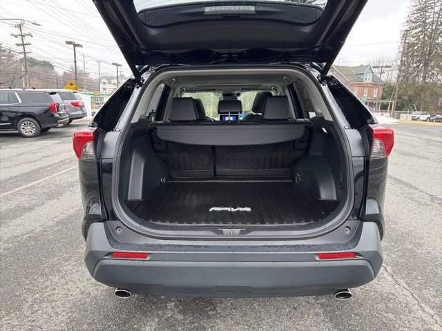 Used 2023 Toyota RAV4 XLE Premium image 8