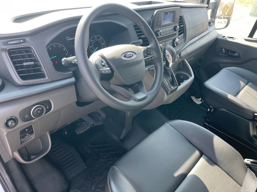 New 2025 Ford Transit 250 148 Medium Roof image 6