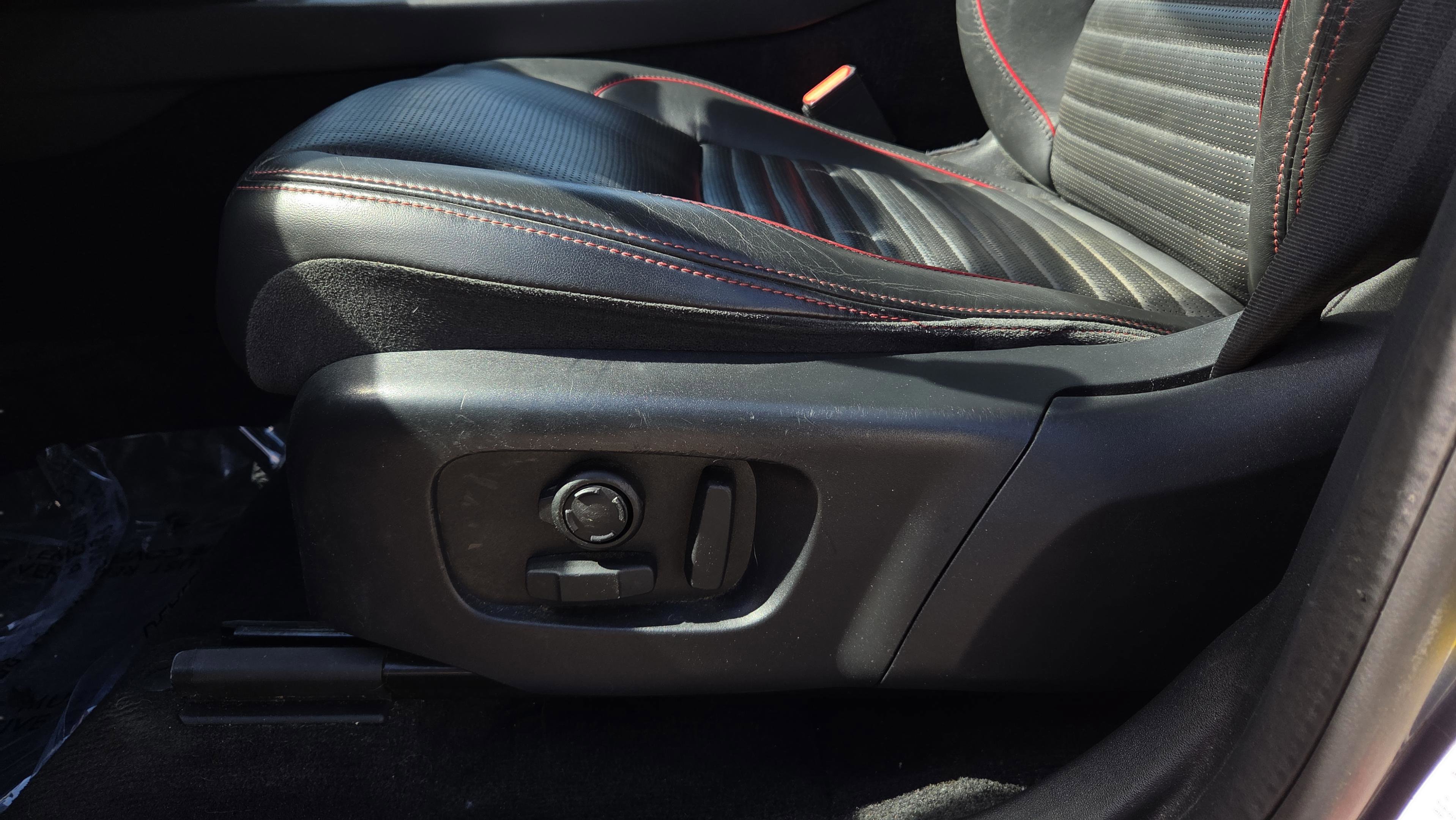 Used 2020 Land Rover Discovery Sport SE R-Dynamic image 25