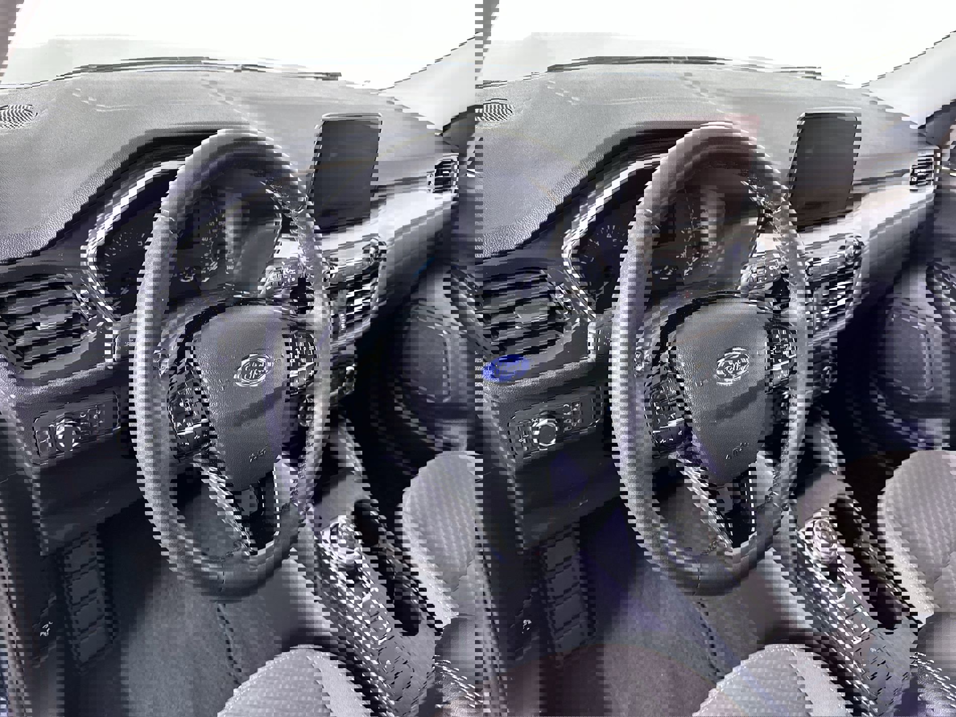 Used 2022 Ford Escape SE w/ SE Sport Appearance Package image 46