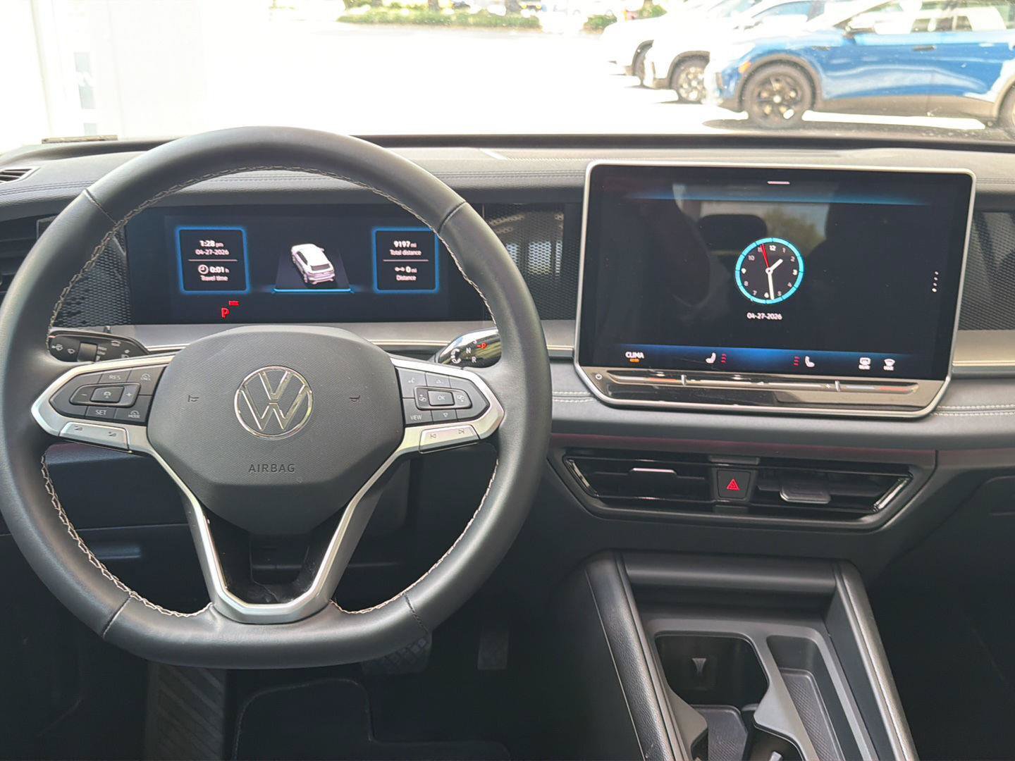 Certified 2025 Volkswagen Tiguan SE w/ Panoramic Sunroof Package AWD/4WD image 17