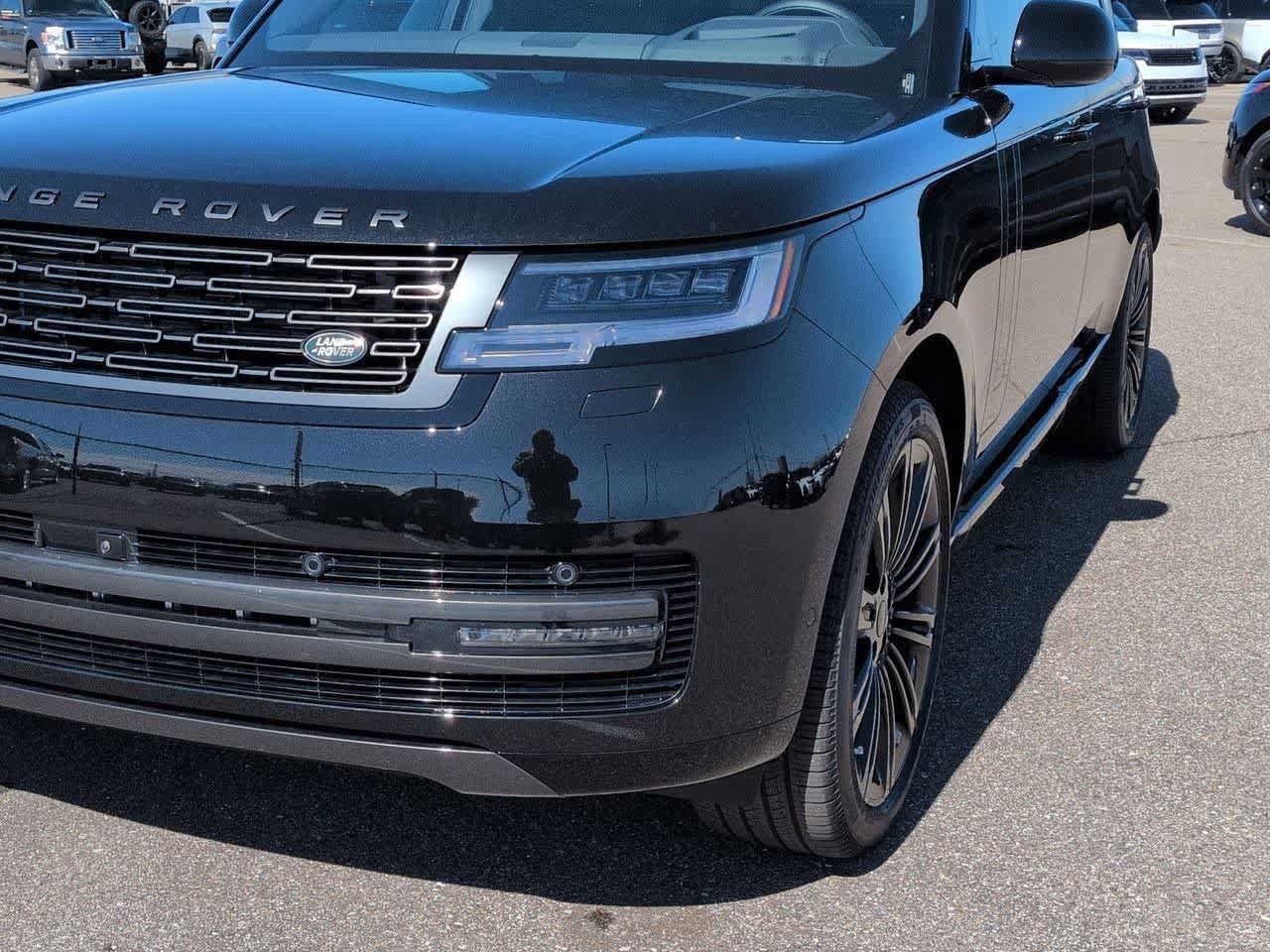 New 2026 Land Rover Range Rover Long Wheelbase SE AWD/4WD image 10