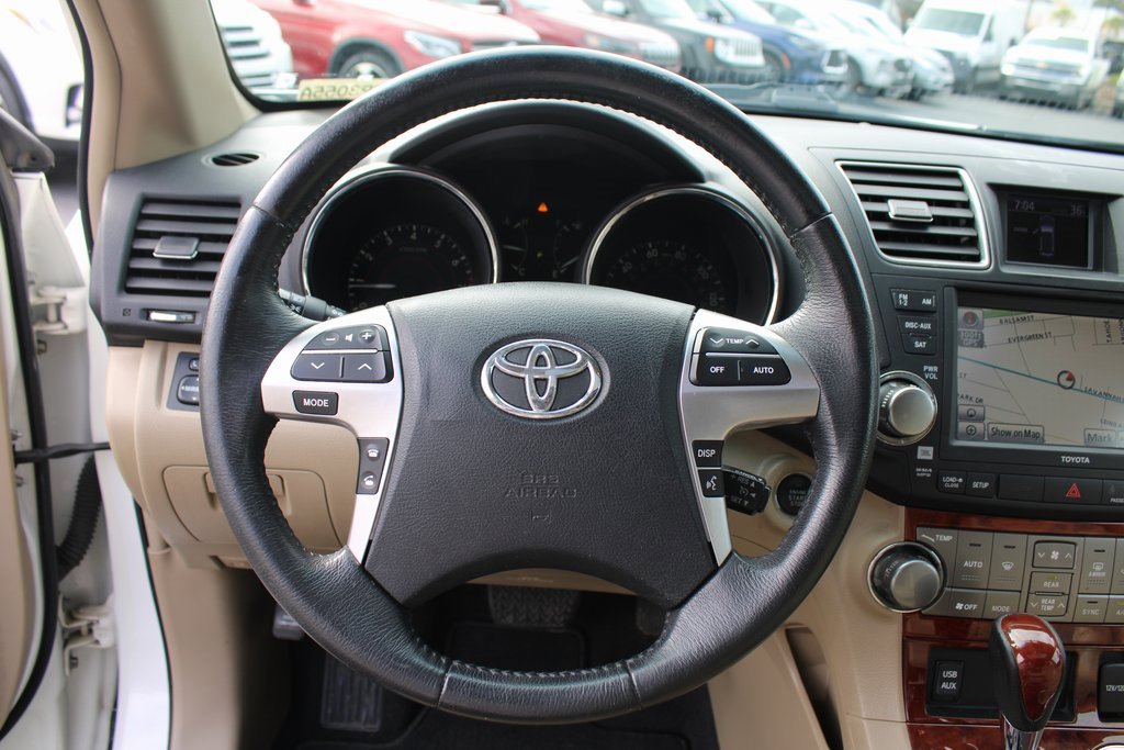 Used 2012 Toyota Highlander Limited image 3