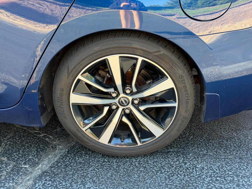 Used 2023 Nissan Maxima SL FWD image 7