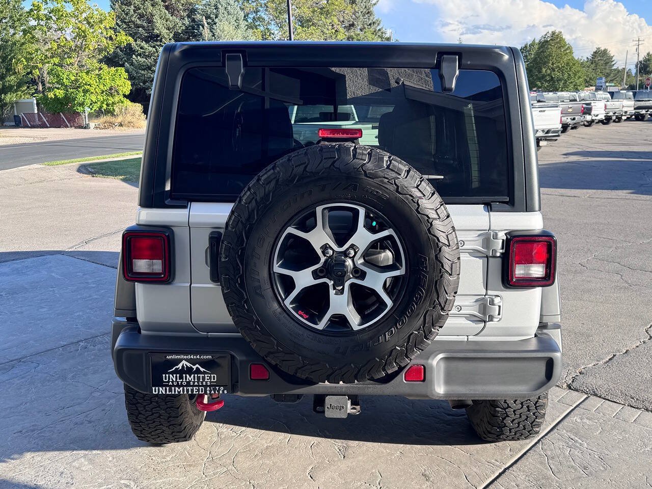 Used 2023 Jeep Wrangler Unlimited Rubicon w/ Cold Weather Group AWD/4WD image 7