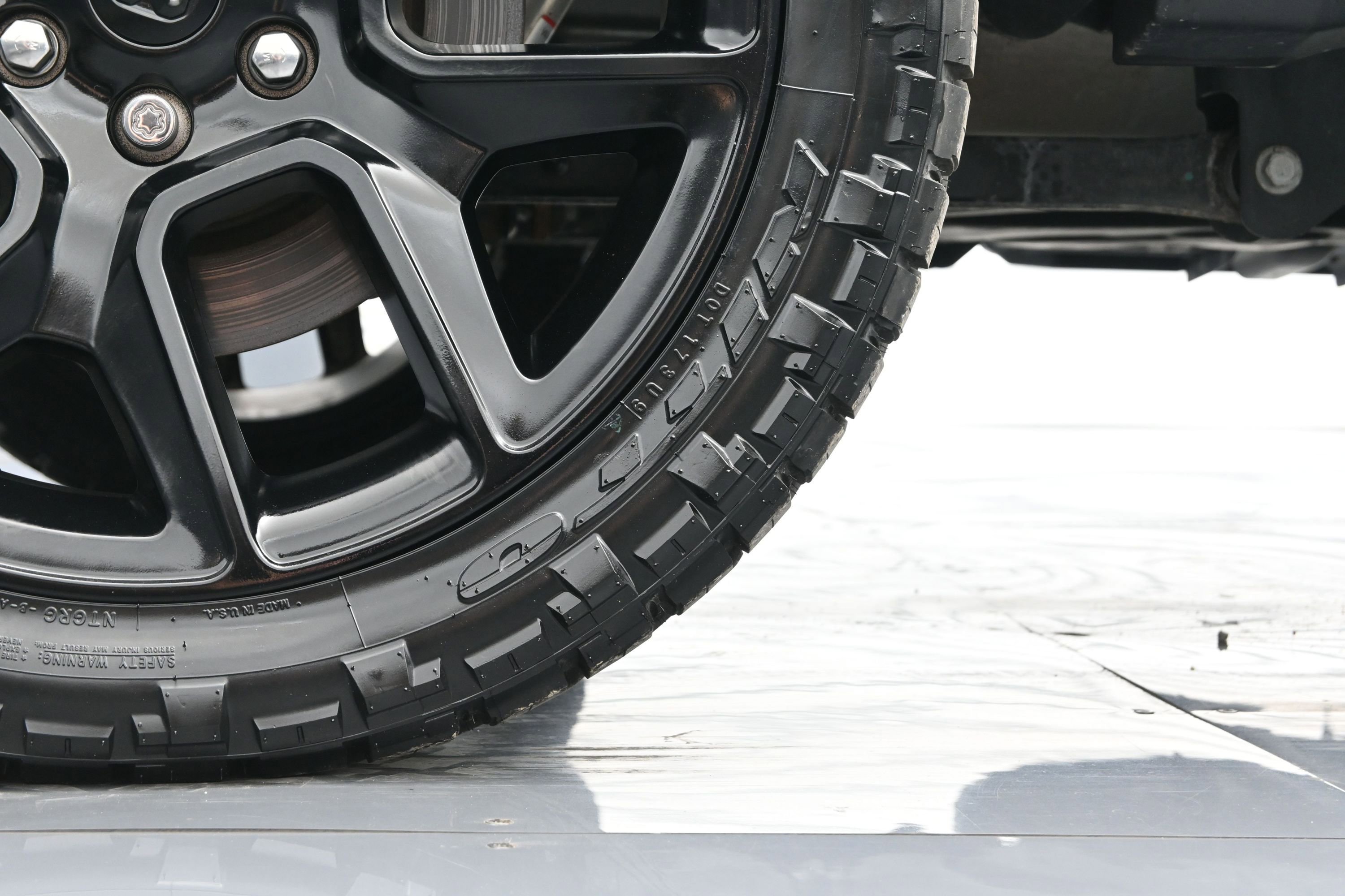 Used 2023 RAM 1500 Laramie AWD/4WD image 43