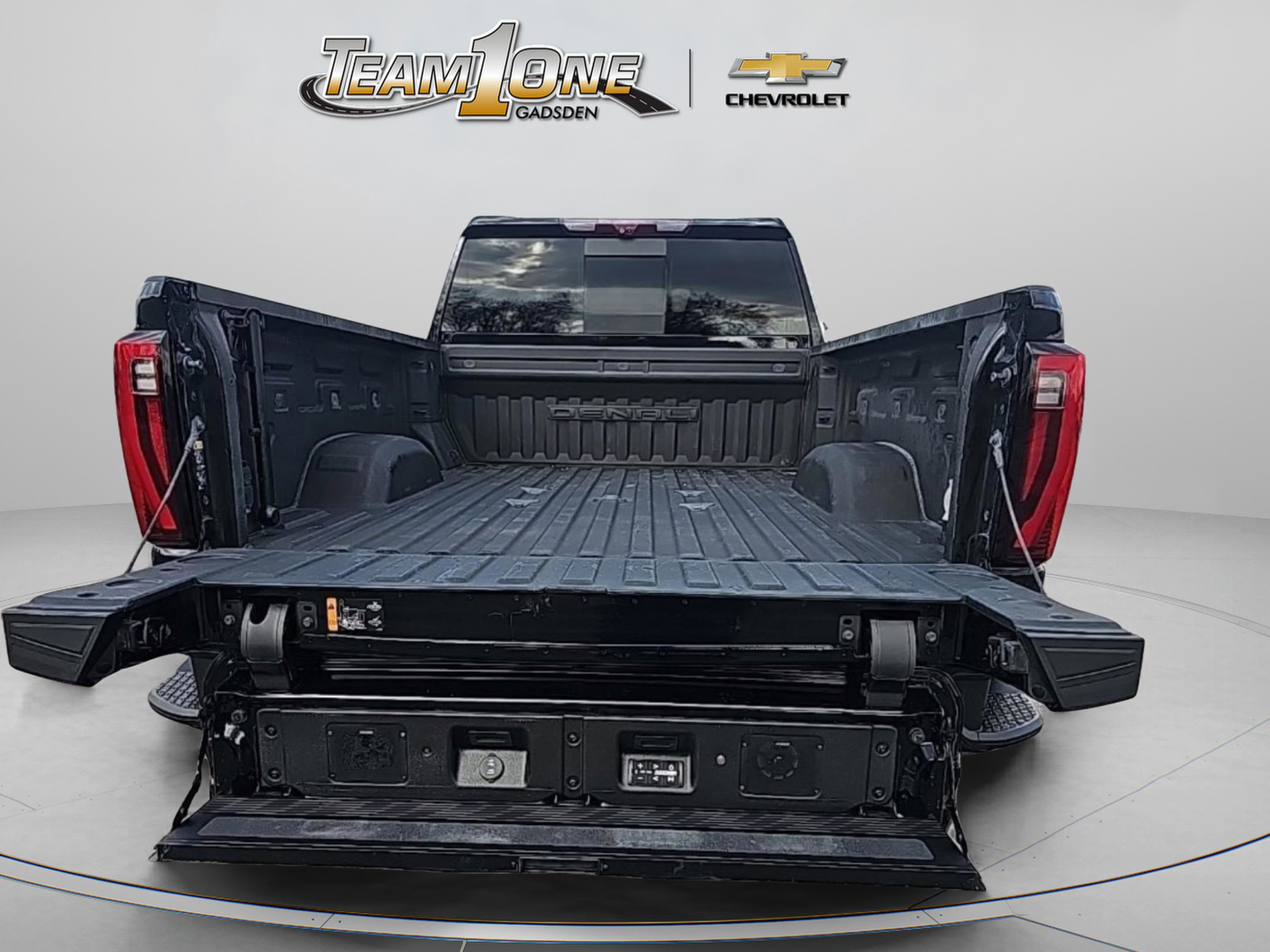 Used 2024 GMC Sierra 2500 Denali Ultimate w/ Max Trailering Package image 8