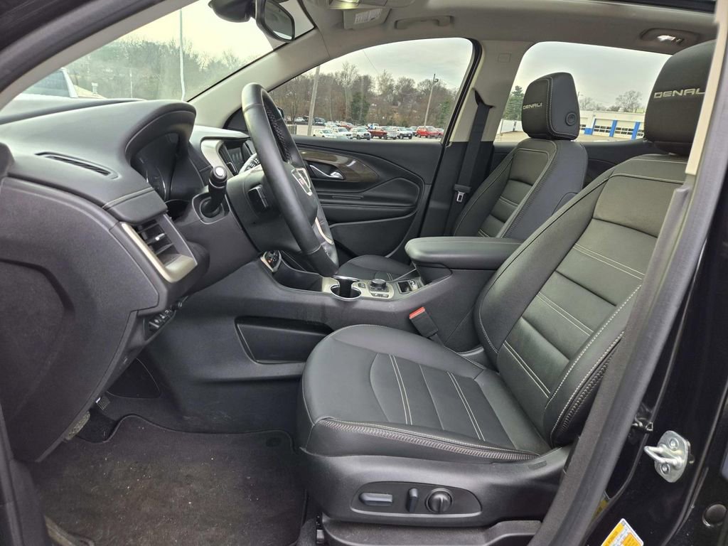 Used 2024 GMC Terrain Denali w/ Denali Premium Package image 12