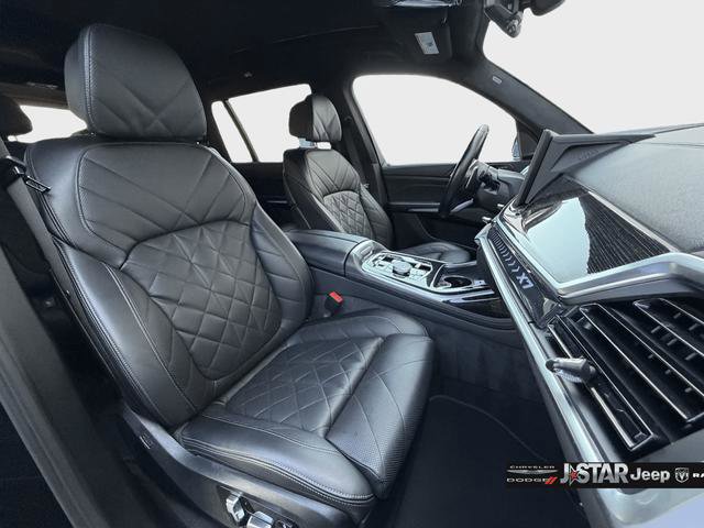 Used 2025 BMW X7 xDrive40i w/ M Sport Package image 12