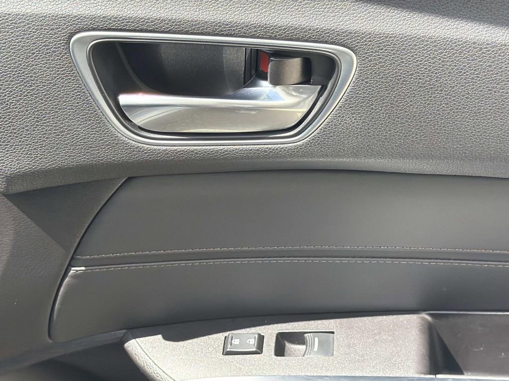 Used 2018 Acura TLX w/ Technology Package FWD image 15