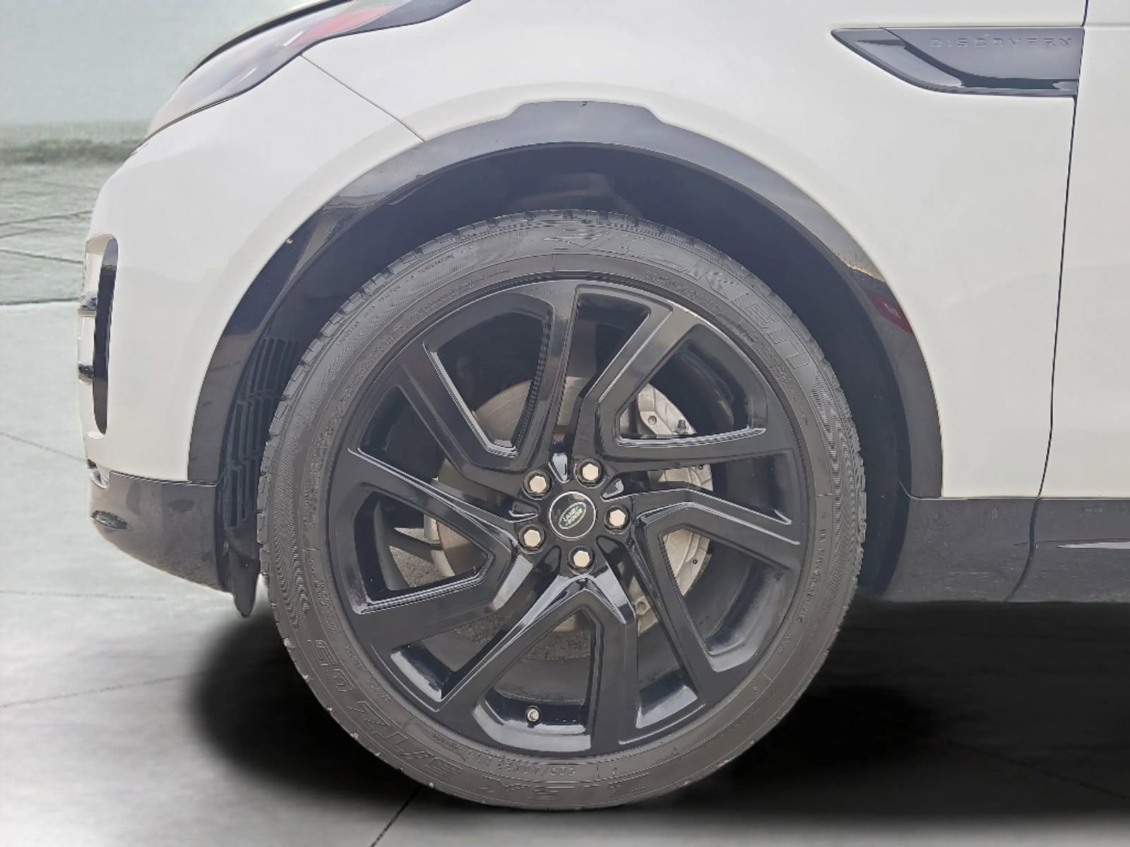 Used 2018 Land Rover Discovery HSE Luxury image 9