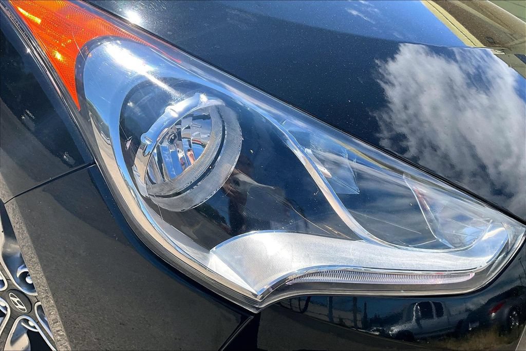 Used 2016 Hyundai Veloster w/ Option Group 02 FWD image 26