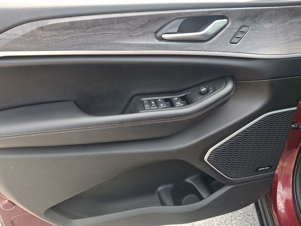 Used 2024 Jeep Grand Cherokee Limited 4xe image 12