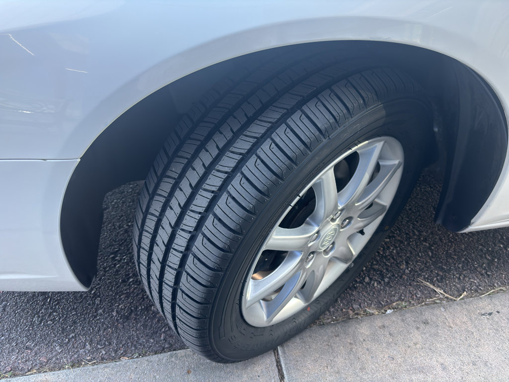 Used 2008 Buick Lucerne CXL w/ Driver Confidence Package FWD image 28