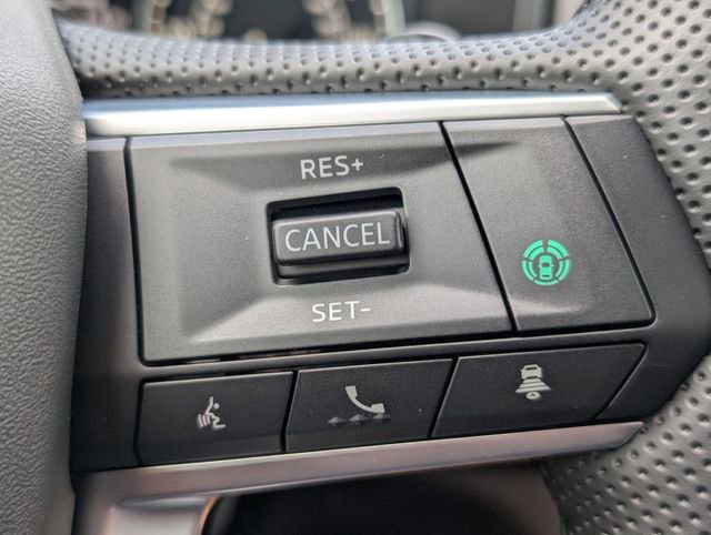 Used 2025 Mitsubishi Outlander SE image 17