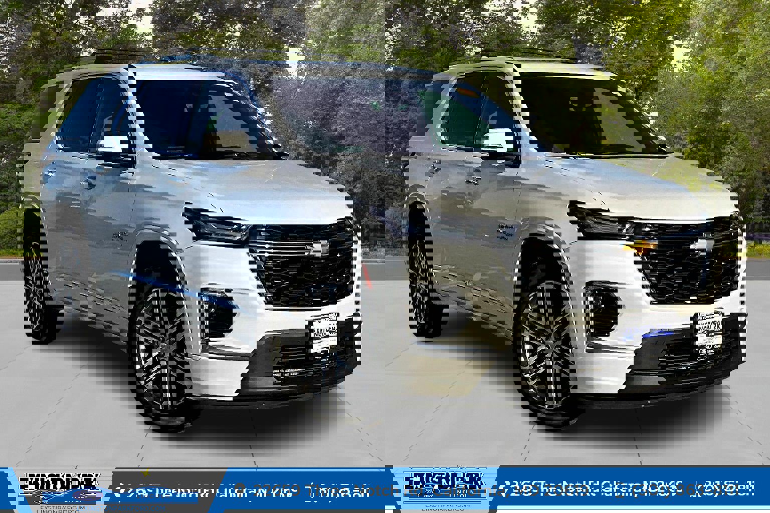 Used 2023 Chevrolet Traverse High Country image 1