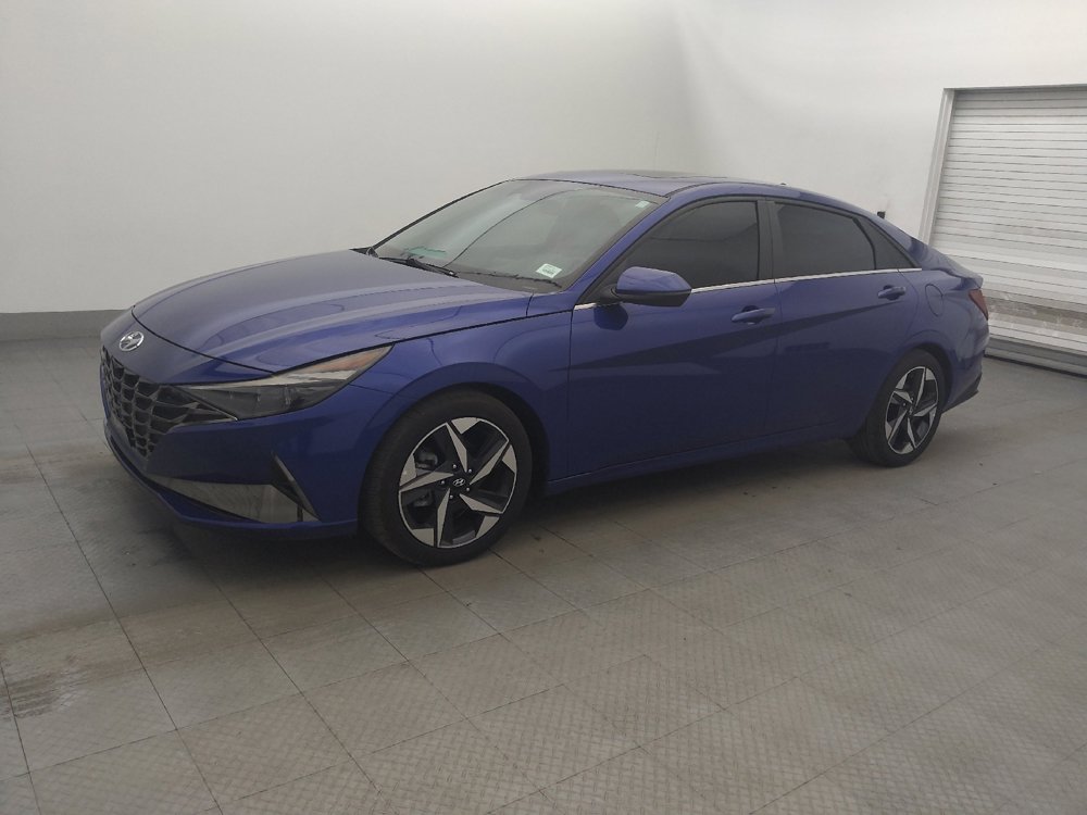 Used 2023 Hyundai Elantra Limited w/ Preferred Accessory Package FWD image 2